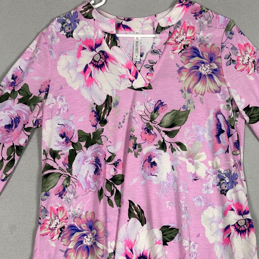 Dear Scarlett Top Womens Medium Pink Stretch Floral Roll Tab Sleeve Liz-C0232